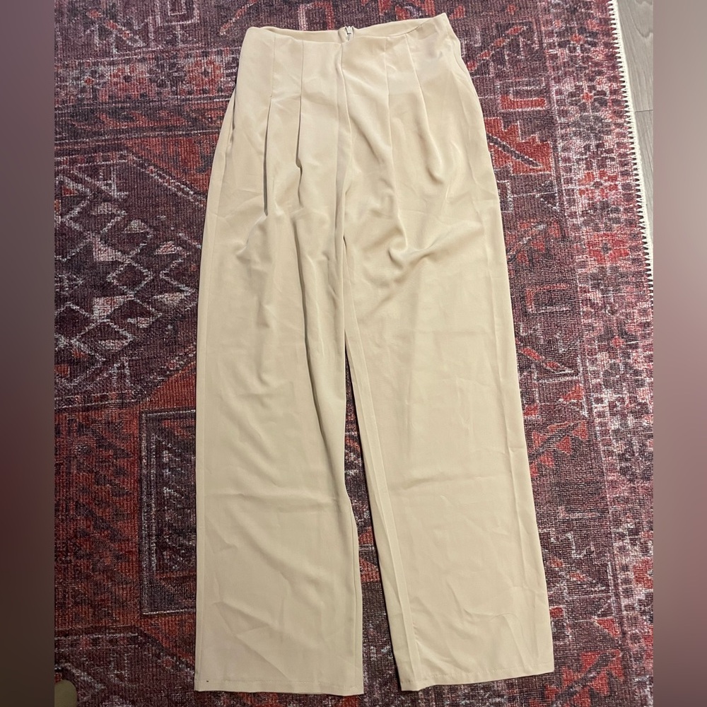 BOOHOO Beige pleated trouser/culotte